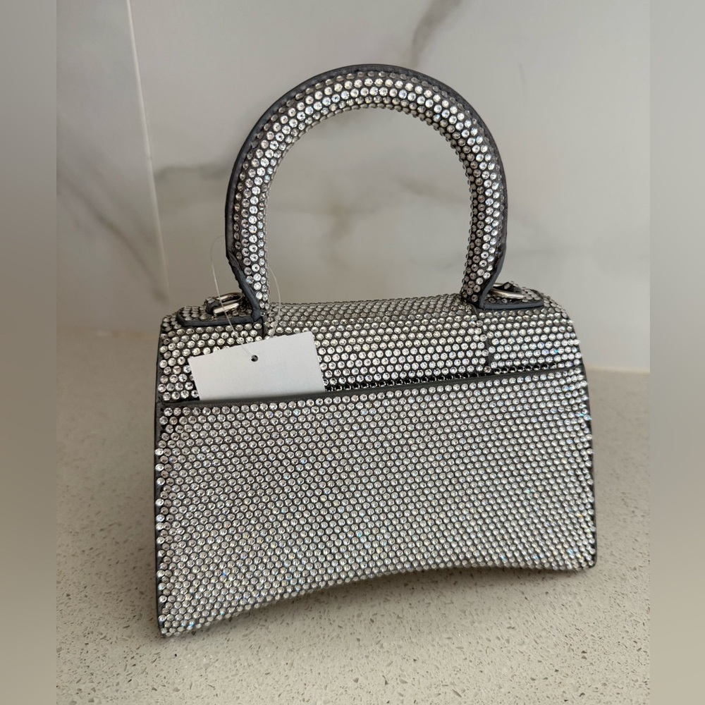 Elegant Silver Handbag - Picture 6 of 14
